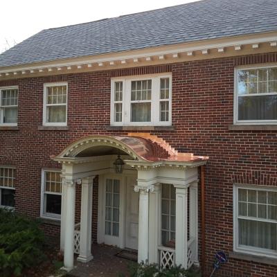 The barrel roof is formed as a flat seam roof